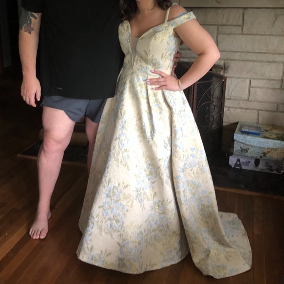 Vintage Style Cream and Blue Foral Formal Ball Gown Prom Dress off the shoulder - Picture 4 of 14